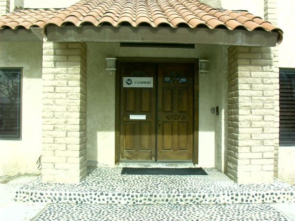 Internet Services Hosting #400<br>1,600 x 1,200<br>Published 8 years ago